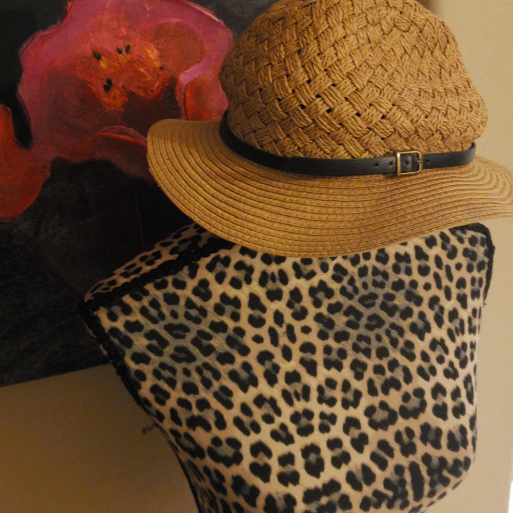 Straw hat - Picture 2 of 2